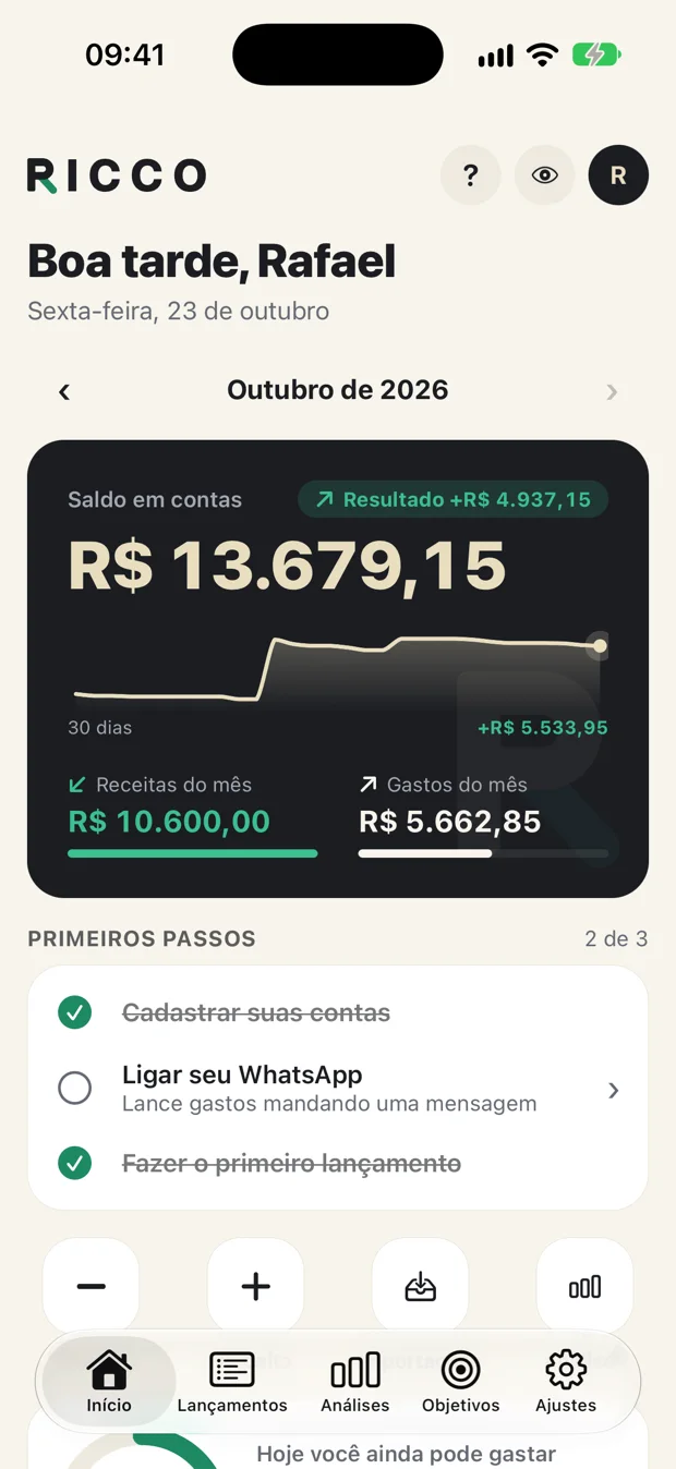 Tela inicial do Ricco com o saldo do mês, quanto você ainda pode gastar hoje e os últimos lançamentos